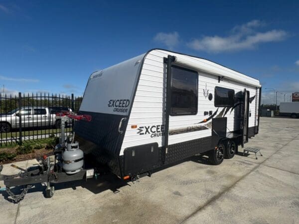  Motorhomes and Camper Trailers
