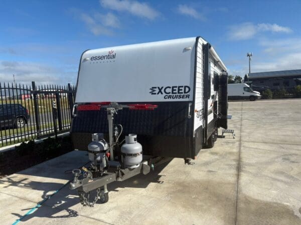  Motorhomes and Camper Trailers