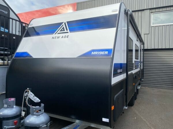  Motorhomes and Camper Trailers