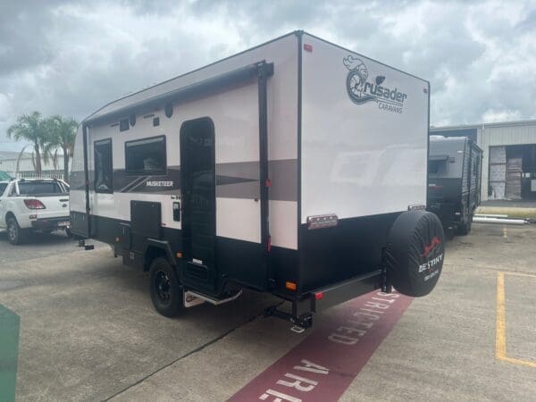  Motorhomes and Camper Trailers