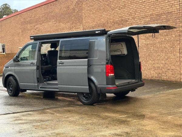  Motorhomes and Camper Trailers