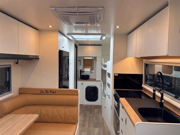  Motorhomes and Camper Trailers