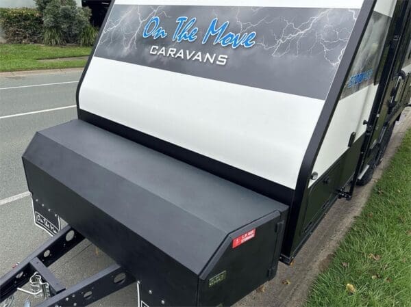  Motorhomes and Camper Trailers
