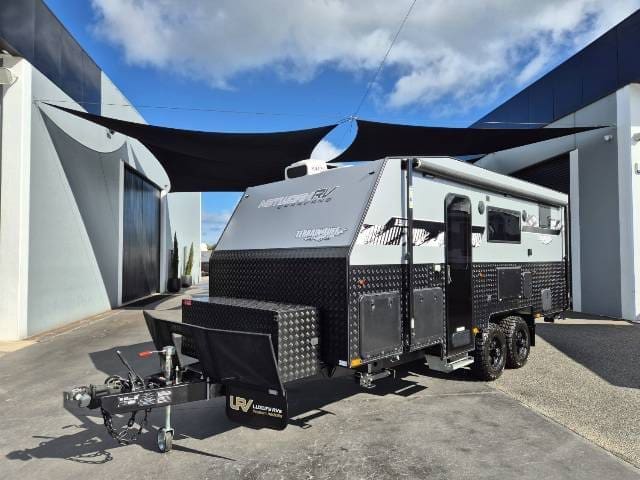NETWORK RV 19'6 TERRAIN TUFF EAST WEST FAMILY - Caravans
