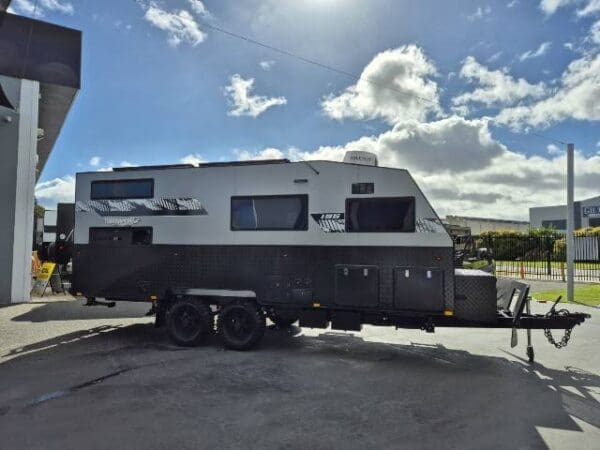  Motorhomes and Camper Trailers