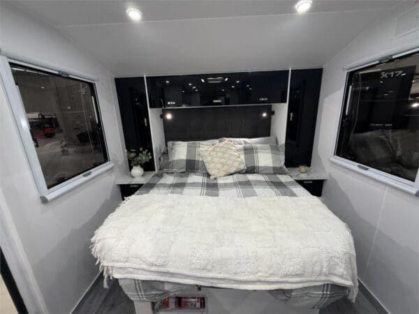 990 <br /><br />Location:  Caravan HQ Victoria