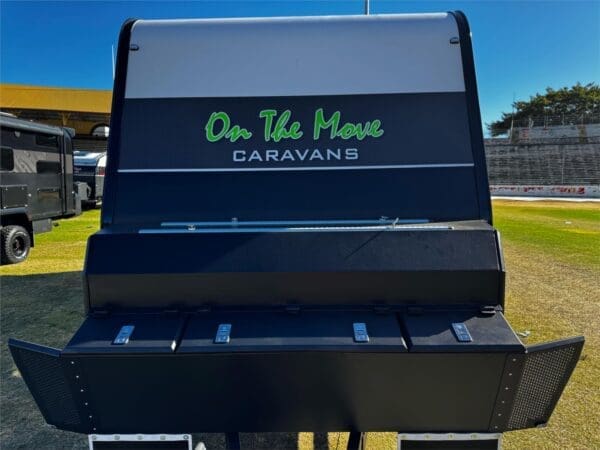  Motorhomes and Camper Trailers