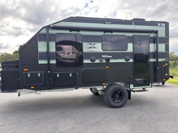 Van Cruiser Caravans 16'3 X WILD MOUNTAIN CAT - Caravans