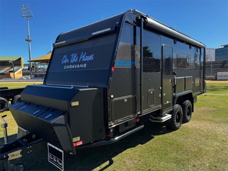 On The Move Caravans Adventure 6.3F Black Edition - Caravans