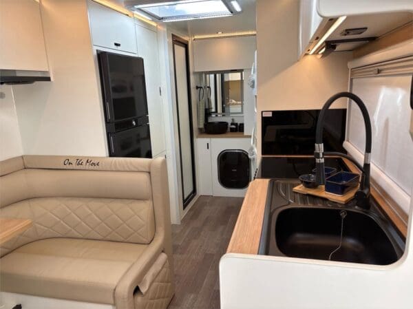  Motorhomes and Camper Trailers