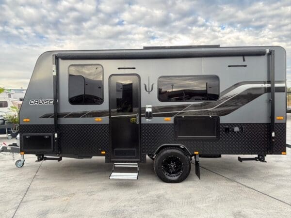  Motorhomes and Camper Trailers