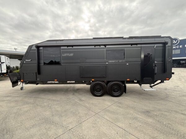  Motorhomes and Camper Trailers