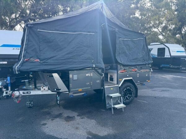  Motorhomes and Camper Trailers