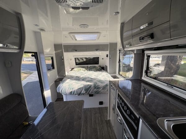  Motorhomes and Camper Trailers