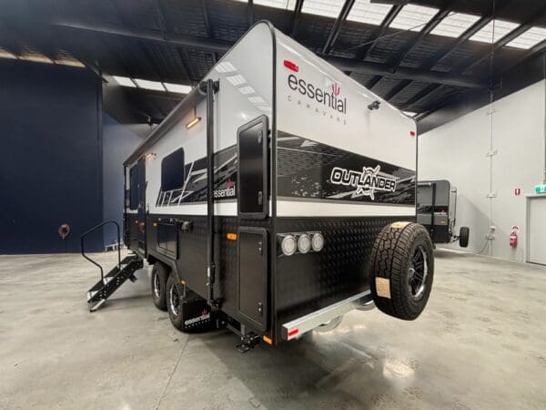  Ally-Framed side walls with Aluminium Composite sides