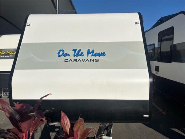  Motorhomes and Camper Trailers
