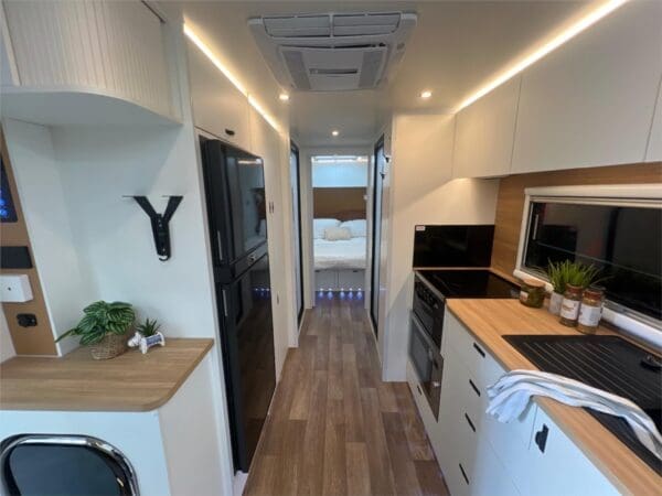  Motorhomes and Camper Trailers