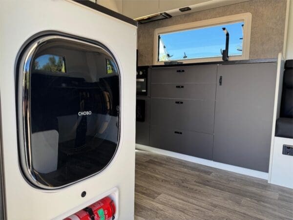  Motorhomes and Camper Trailers