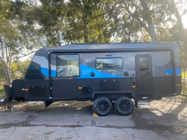  Motorhomes and Camper Trailers
