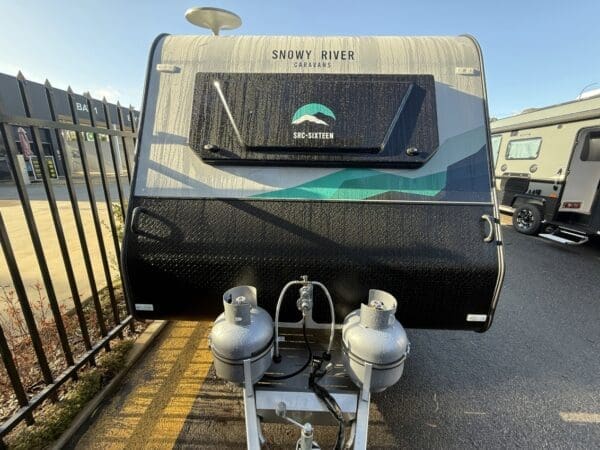  Motorhomes and Camper Trailers