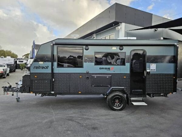  Motorhomes and Camper Trailers