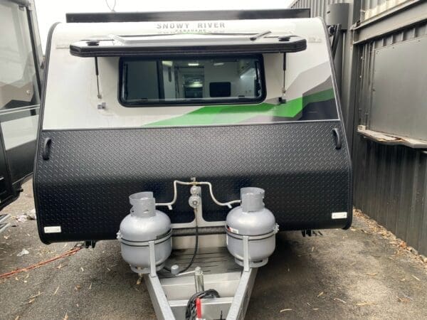 Motorhomes and Camper Trailers