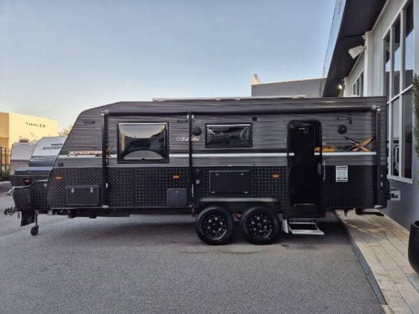 LEADER EXPEDITION - Caravans