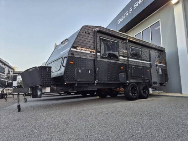  Motorhomes and Camper Trailers