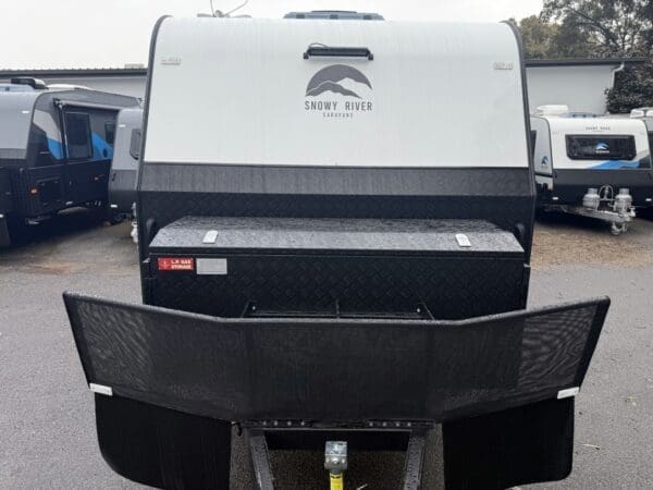  Motorhomes and Camper Trailers