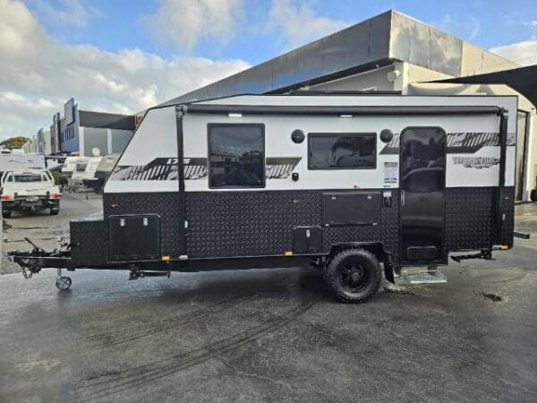  Motorhomes and Camper Trailers