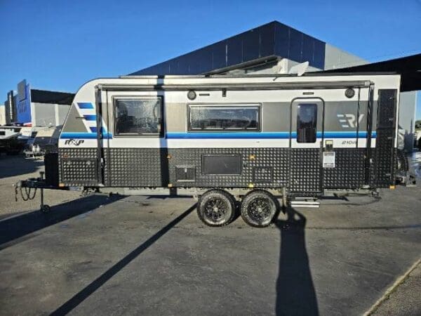  Motorhomes and Camper Trailers