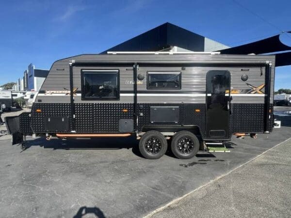  Motorhomes and Camper Trailers