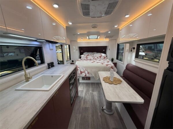 Motorhomes and Camper Trailers