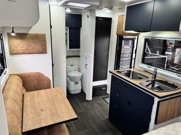 Motorhomes and Camper Trailers