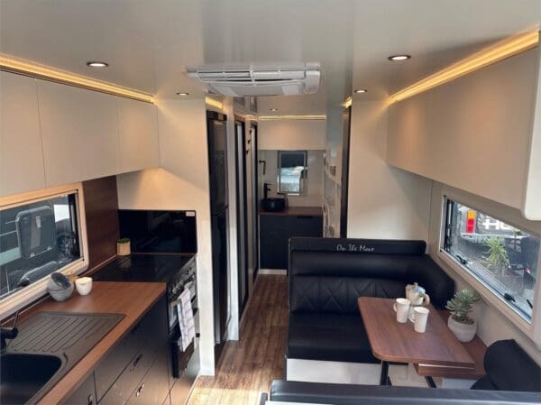  Motorhomes and Camper Trailers