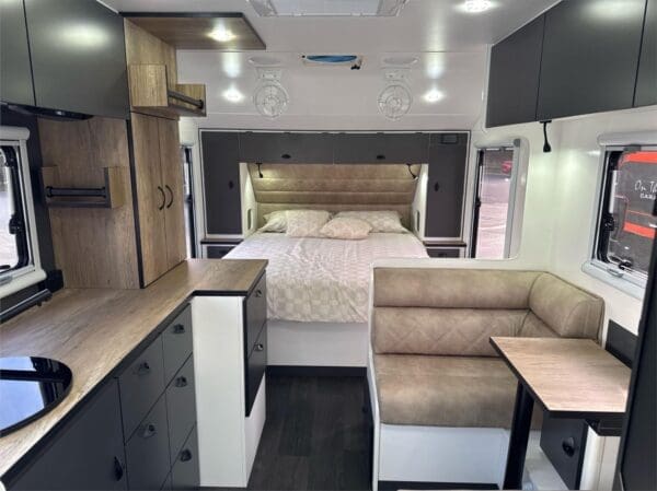  Motorhomes and Camper Trailers