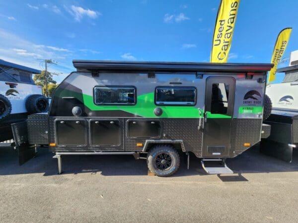 Motorhomes and Camper Trailers