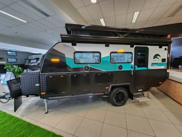  Motorhomes and Camper Trailers