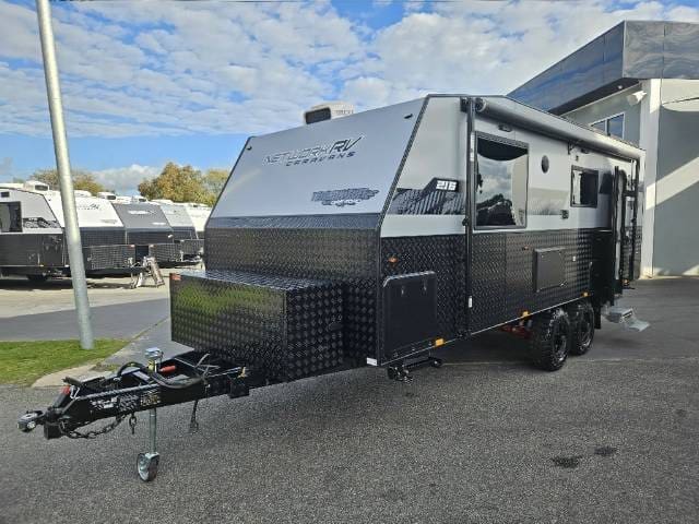 NETWORK RV TUFF 21'6 REAR CLUB - Caravans