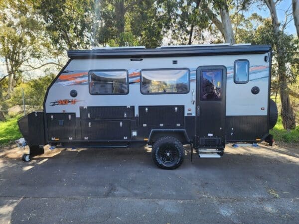  Motorhomes and Camper Trailers